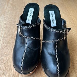 Steve Madden clogs size 8